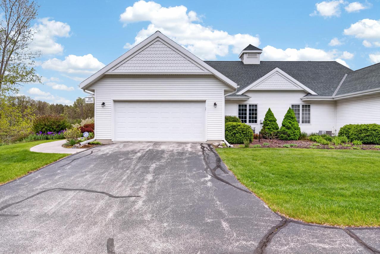 480 Paulina Pl, Elkhart Lake, WI 53020