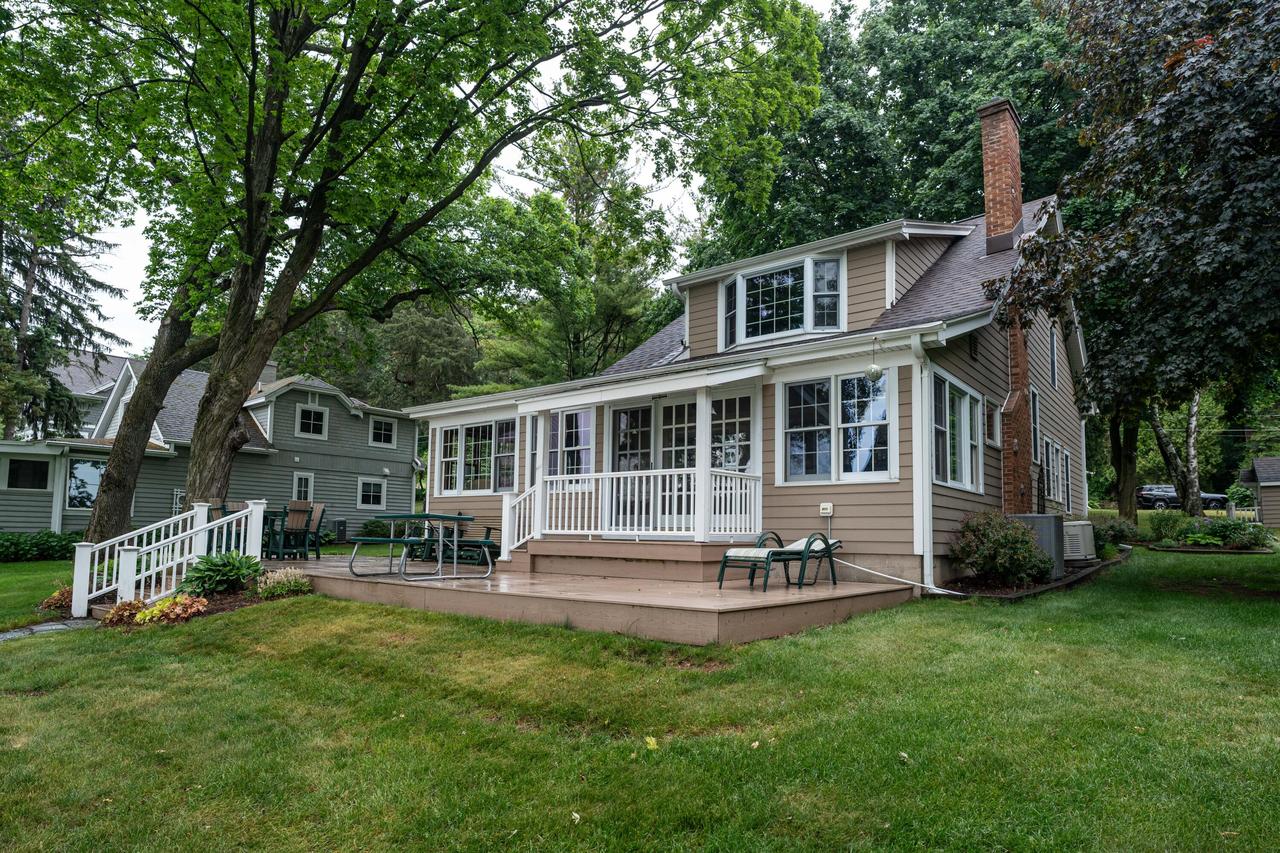 4727 Fontana Beach, Polk, WI 53095