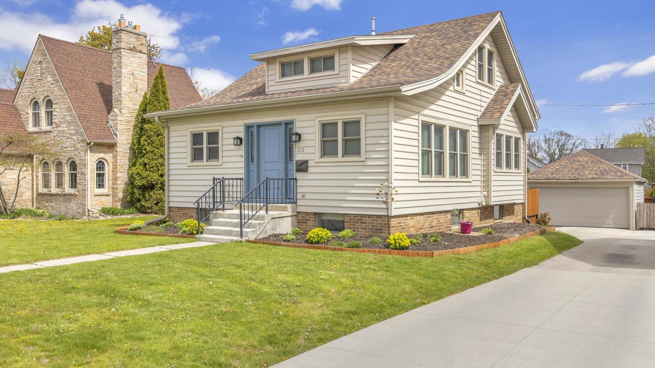212 Fond Du Lac Ave, Sheboygan Falls, WI 53085