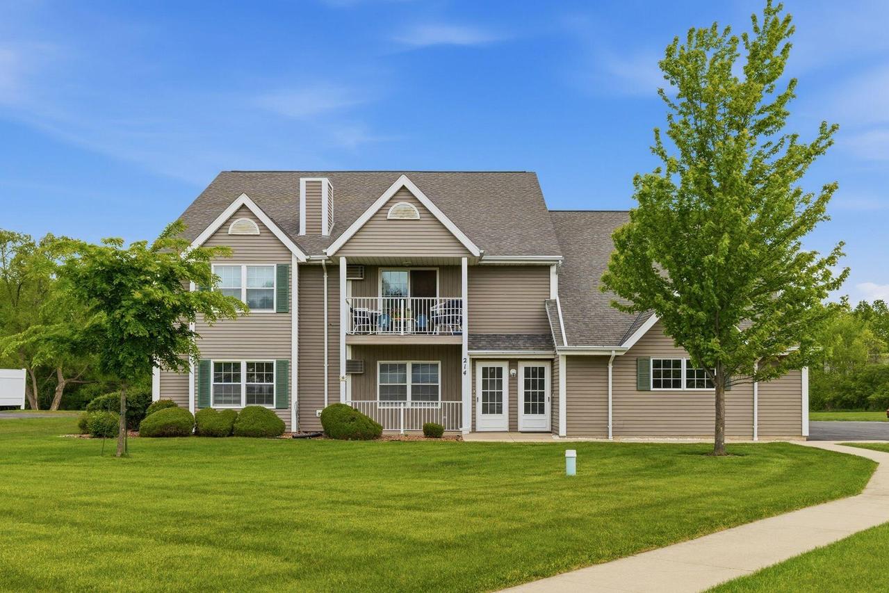 214 Minz Park #2, West Bend, WI 53095