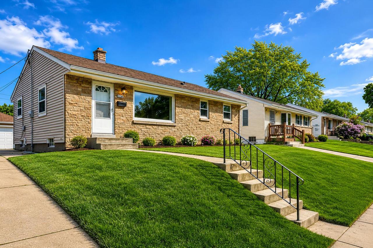 8111 W Lancaster Ave, Milwaukee, WI 53218