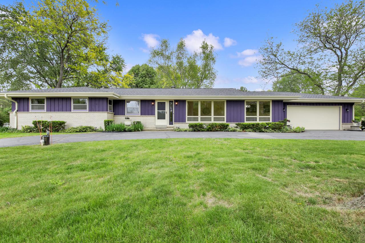 S94W23125 River Oaks Dr, Vernon, WI 53103