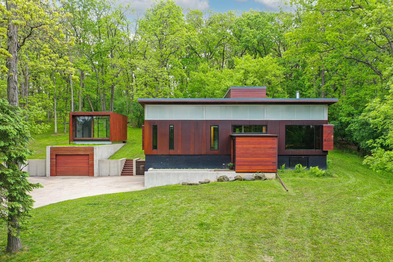 N6313 Paradise Dr, Spring Prairie, WI 53105