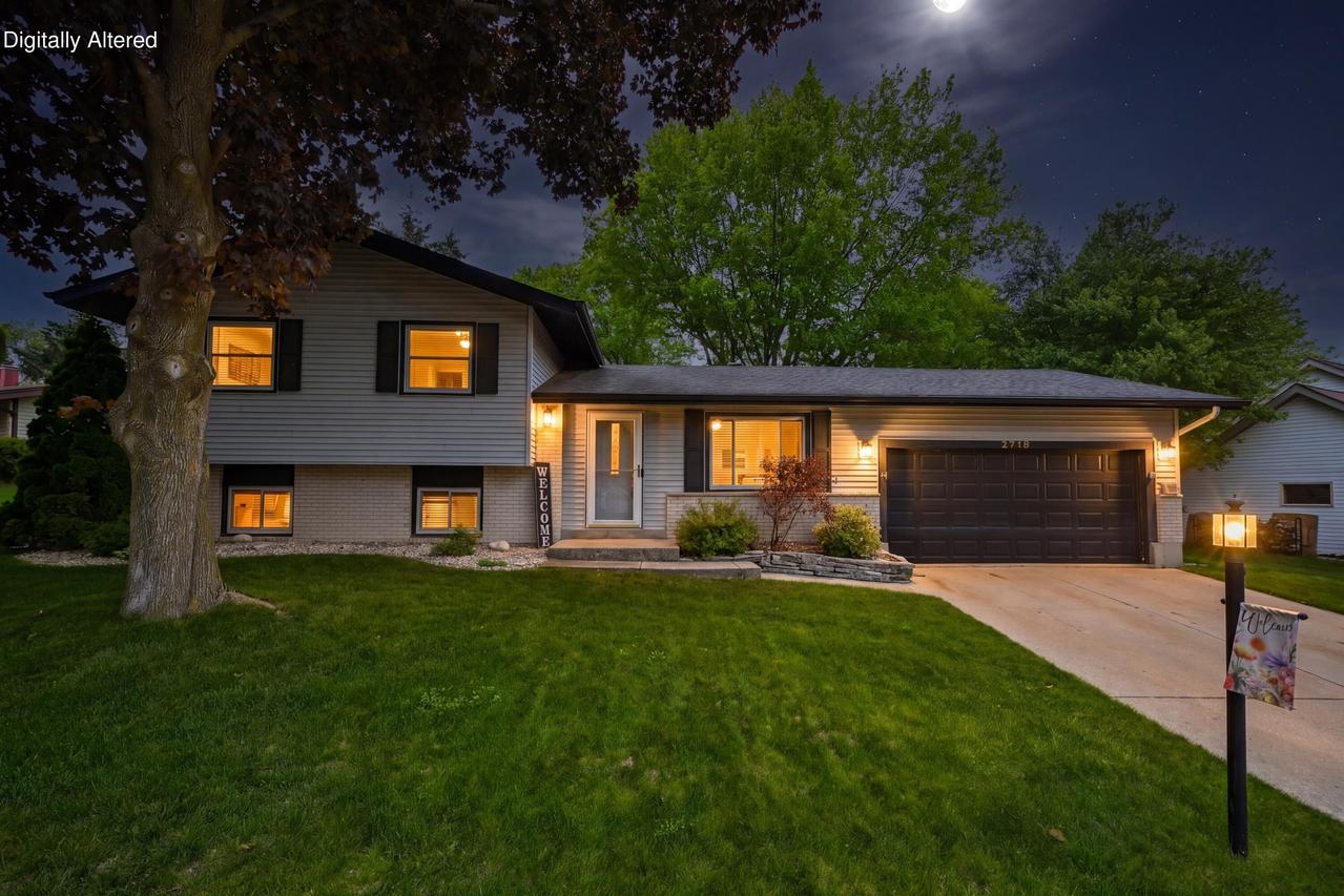 2718 Bristol Ct, Waukesha, WI 53188