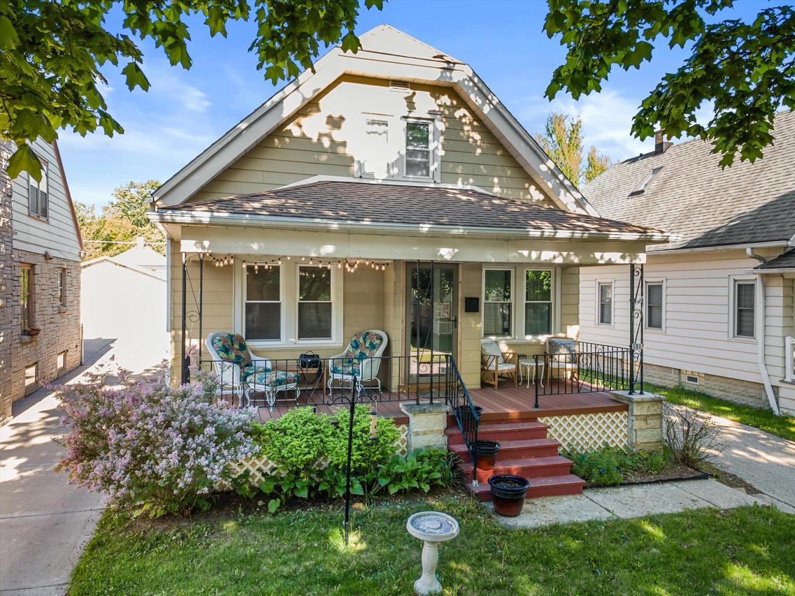 3018 N 74th St, Milwaukee, WI 53210