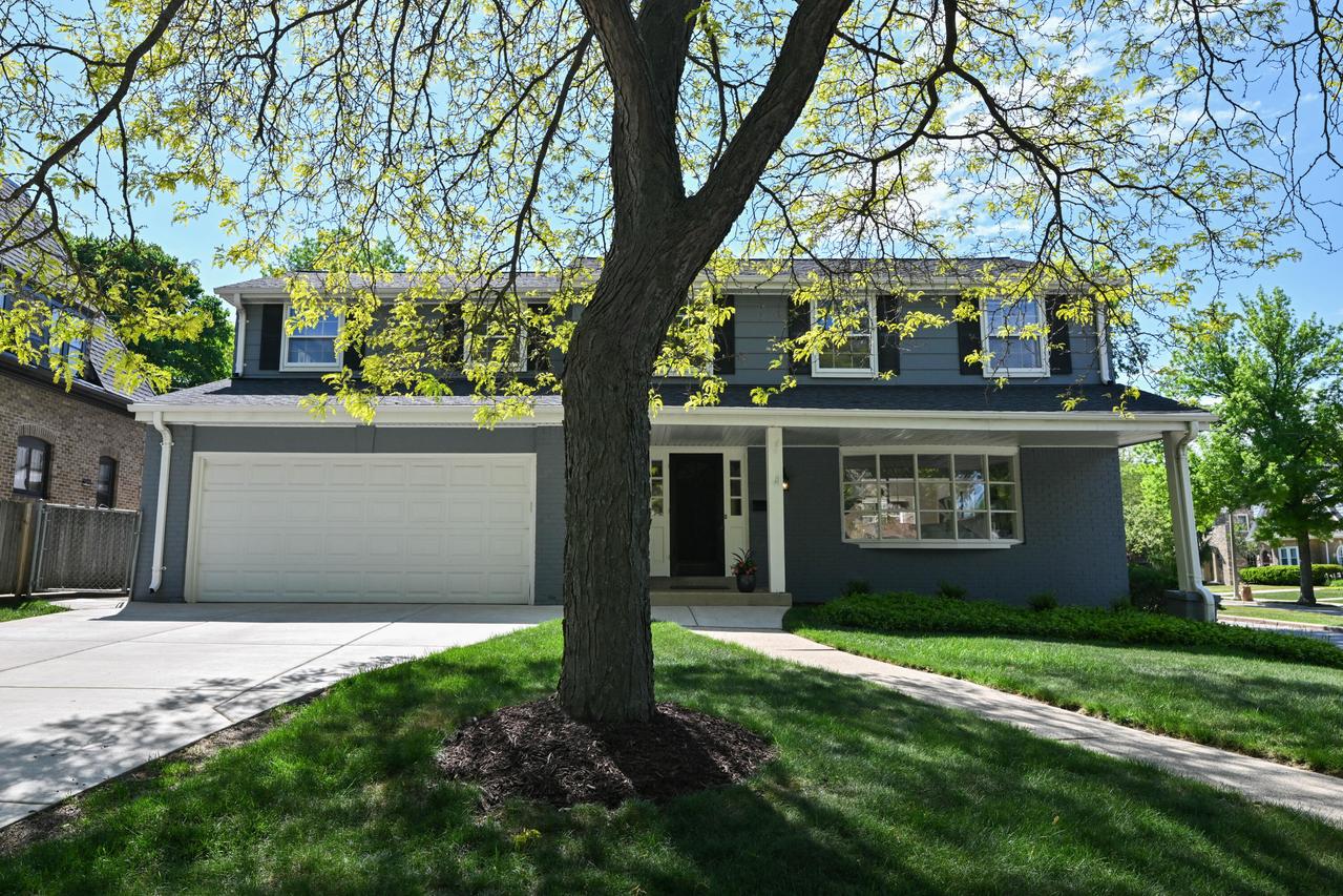 4797 N Newhall St, Whitefish Bay, WI 53211