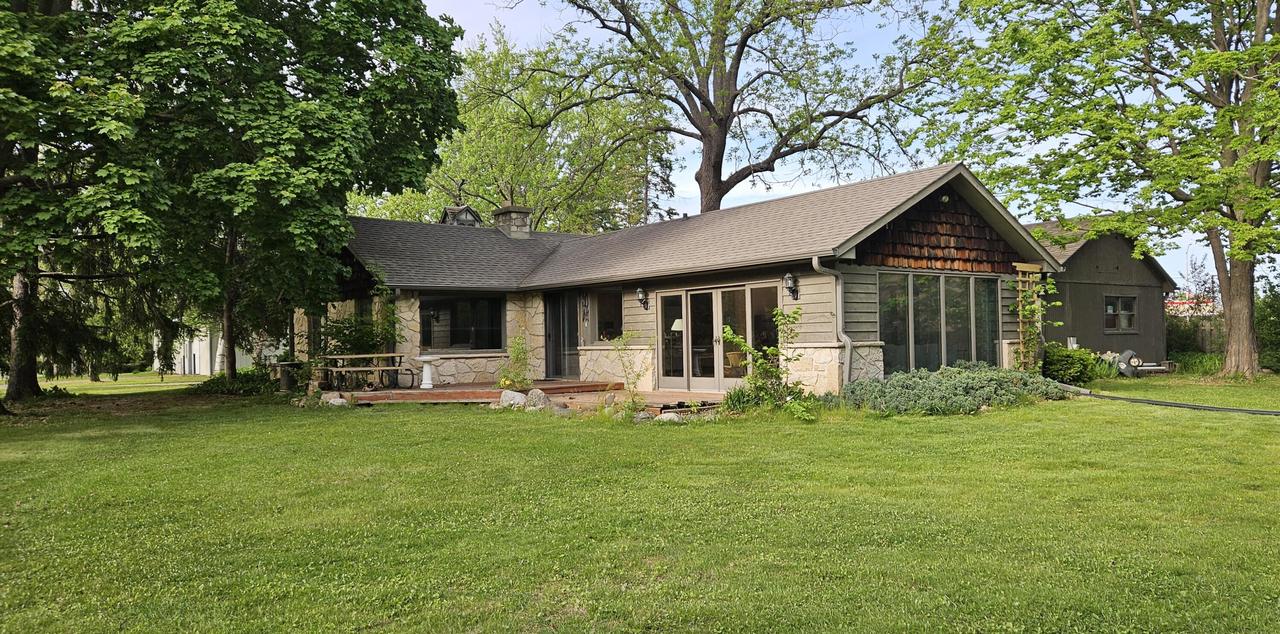 29303 Evergreen Dr, Waterford, WI 53185
