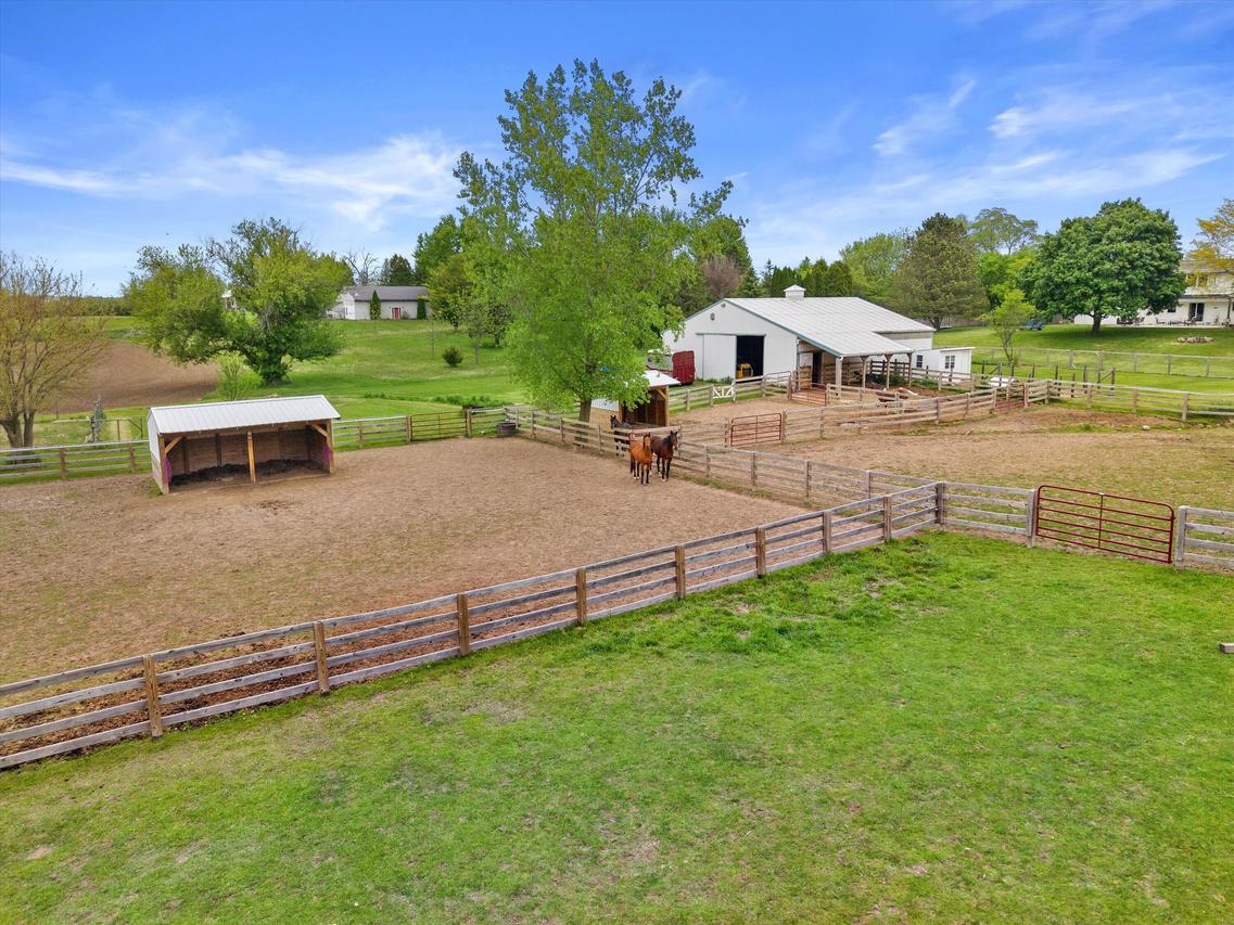 12205 N Vega Ave, Mequon, WI 53097