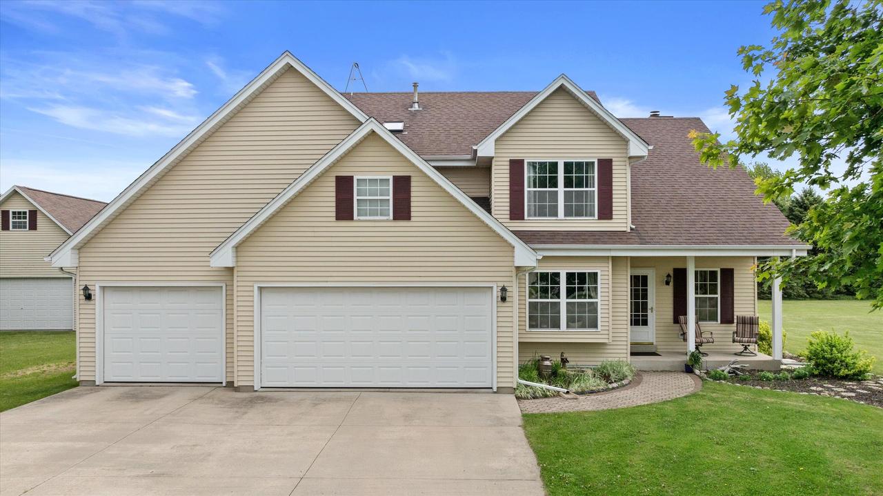 7720 Orchard Valley, Farmington, WI 53090