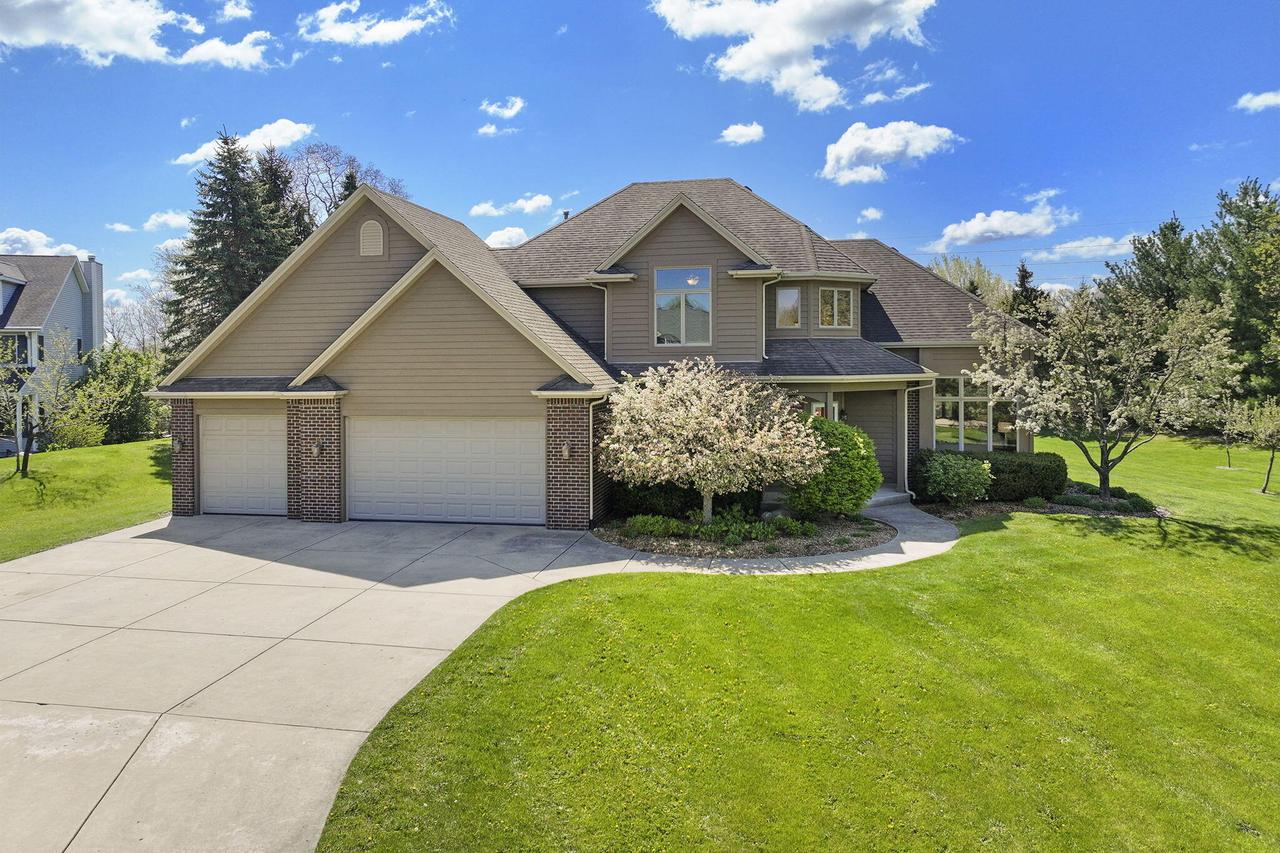 28411 72nd Pl, Salem Lakes, WI 53168