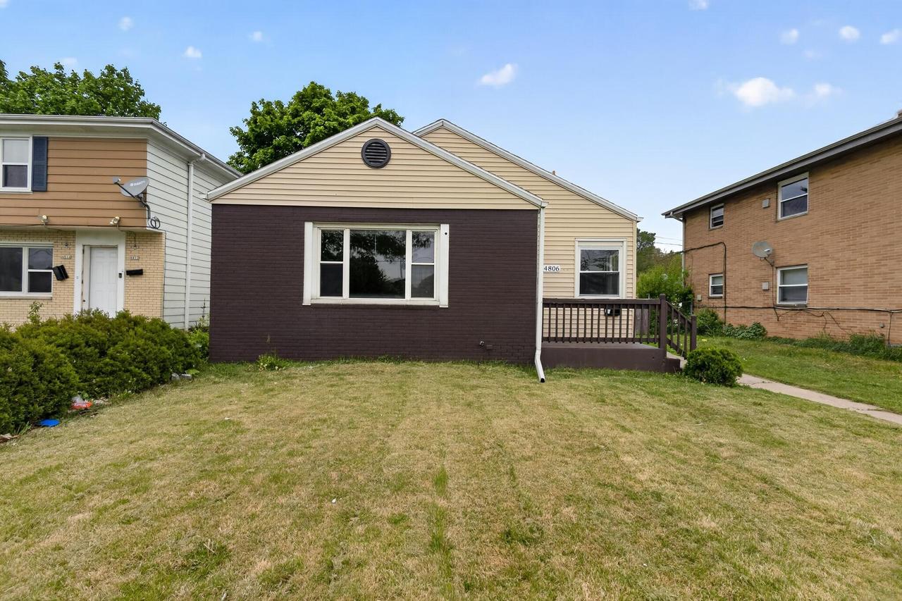 4806 W Hampton Ave, Milwaukee, WI 53218