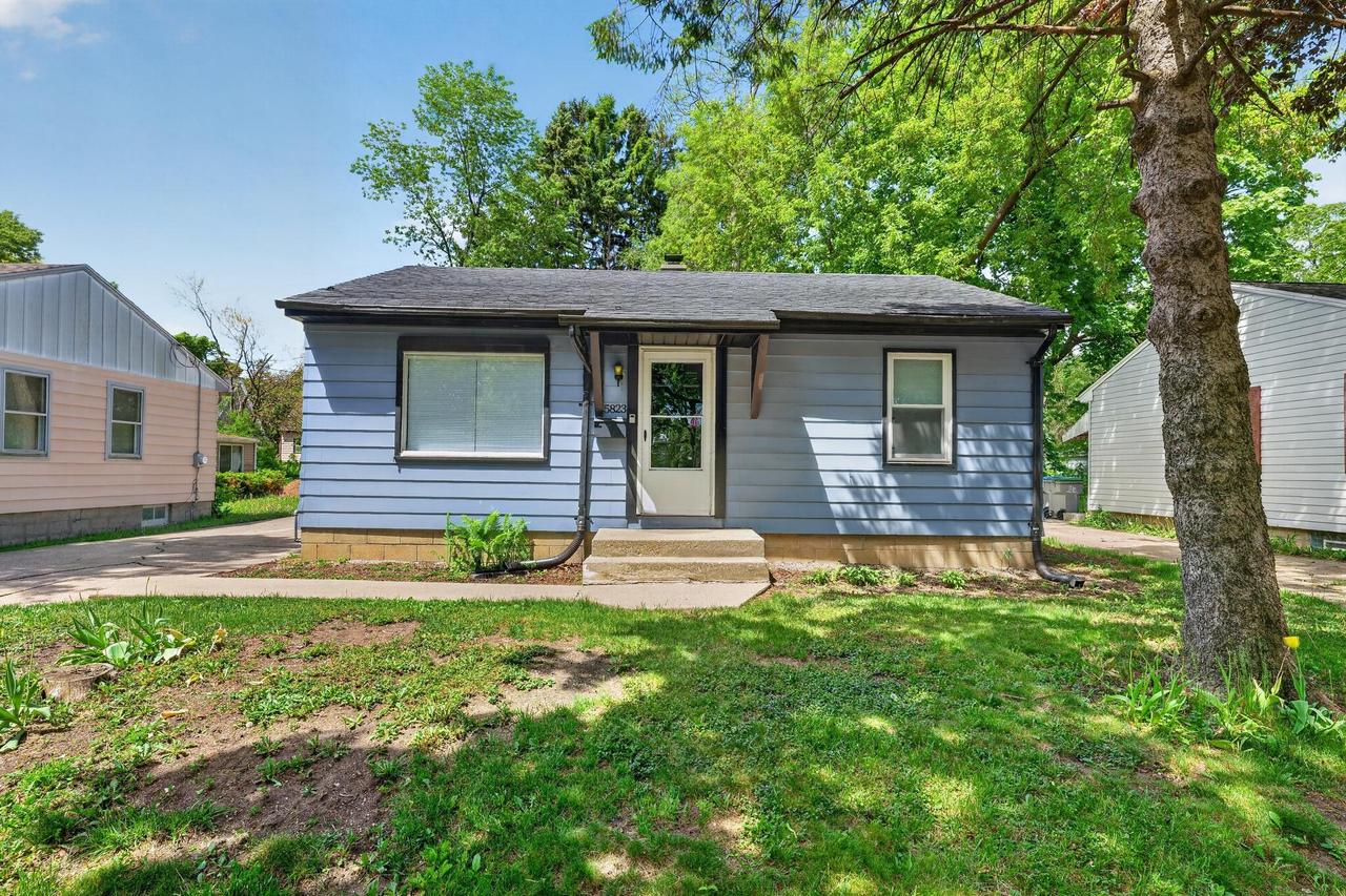 5823 N 36th St, Milwaukee, WI 53209