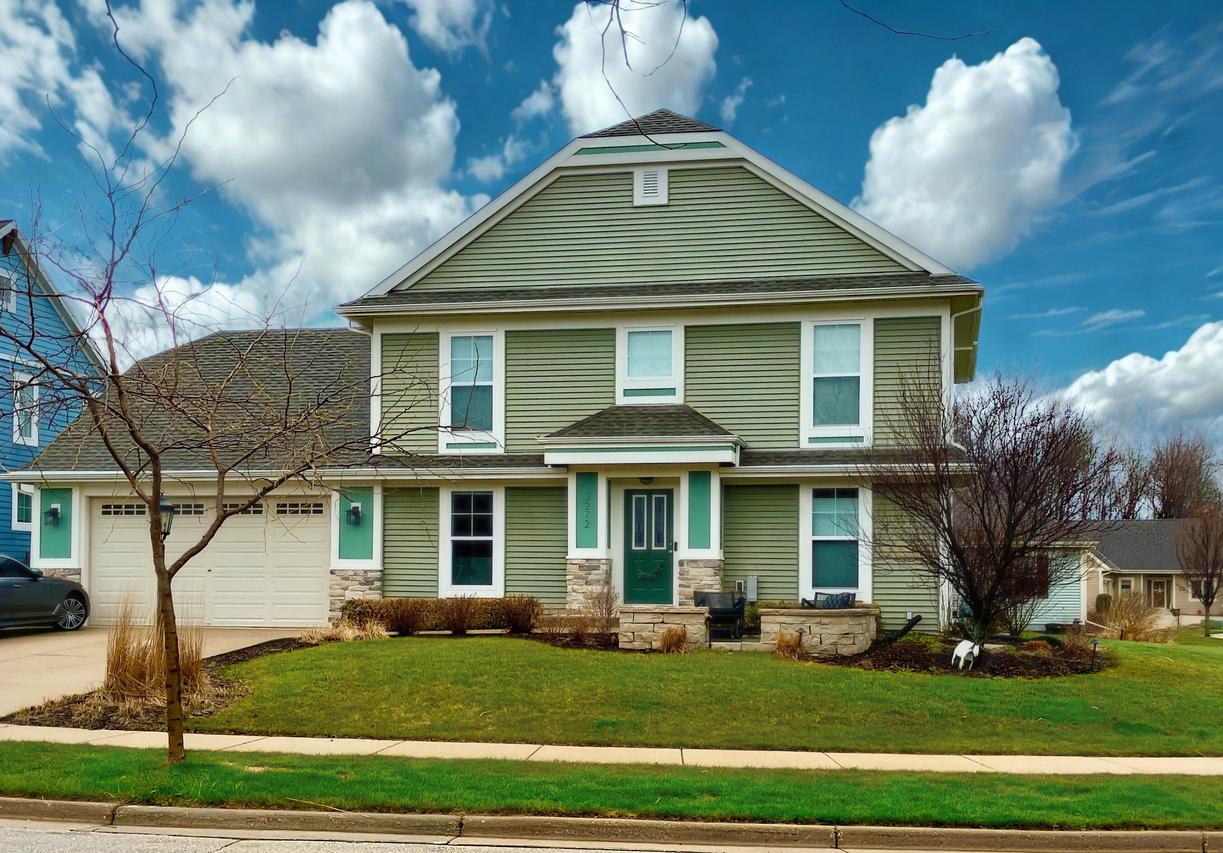 3272 E Koenig Ave, Saint Francis, WI 53235