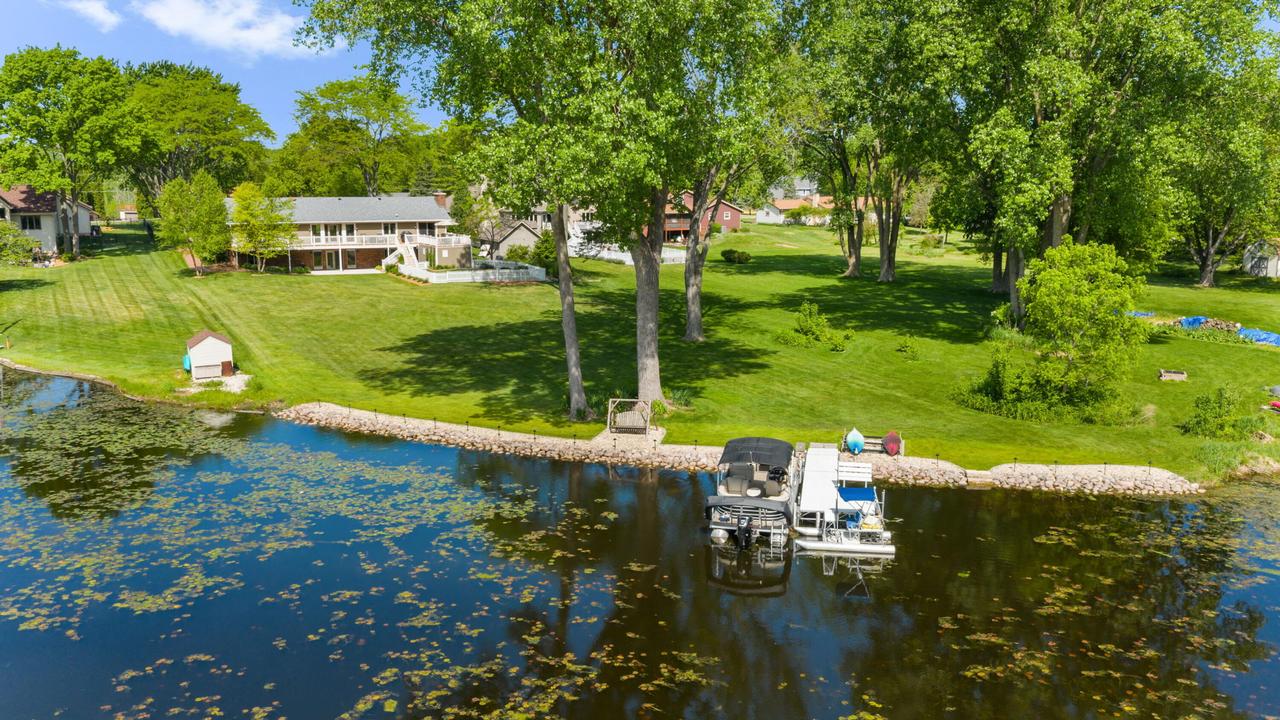 7539 W View Dr, Norway, WI 53185