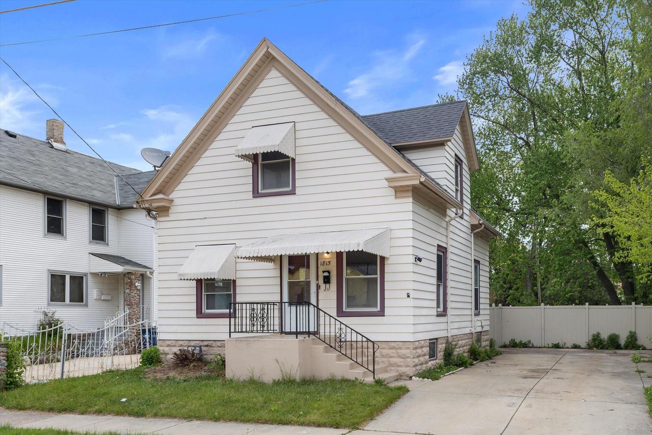 1815 Marquette St, Racine, WI 53402