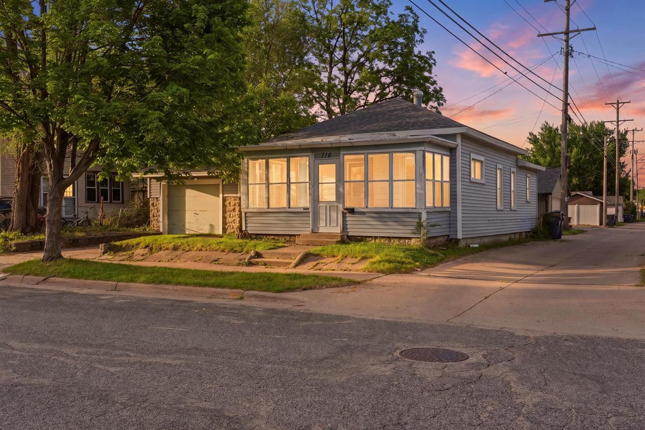 716 St James St, La Crosse, WI 54603