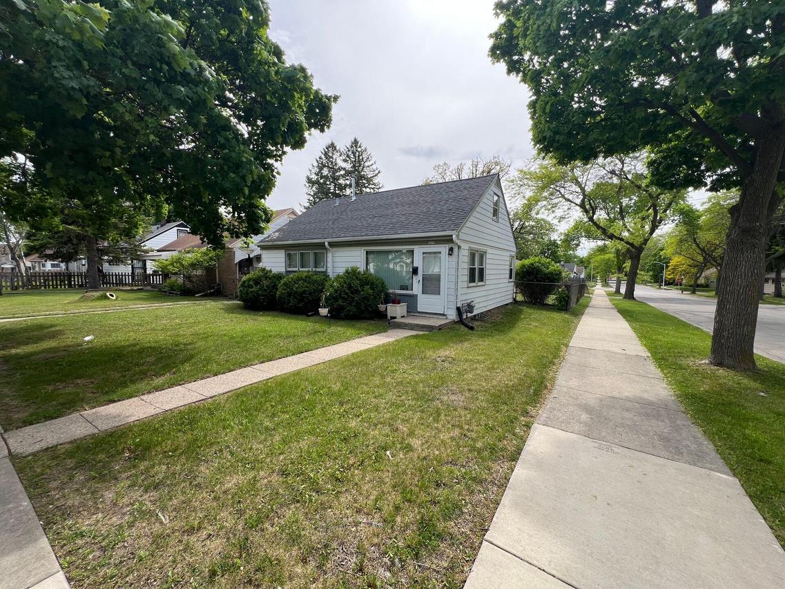 5279 N 44th St, Milwaukee, WI 53218