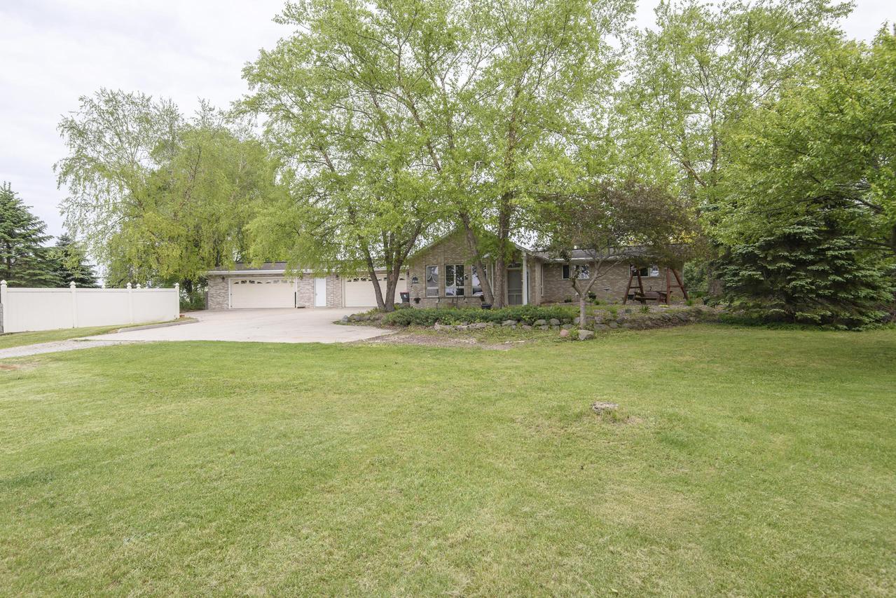 N8154 Lange Ln, Watertown, WI 53094