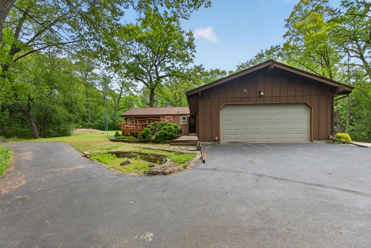 W284S3590 Grouse Ct, Genesee, WI 53189