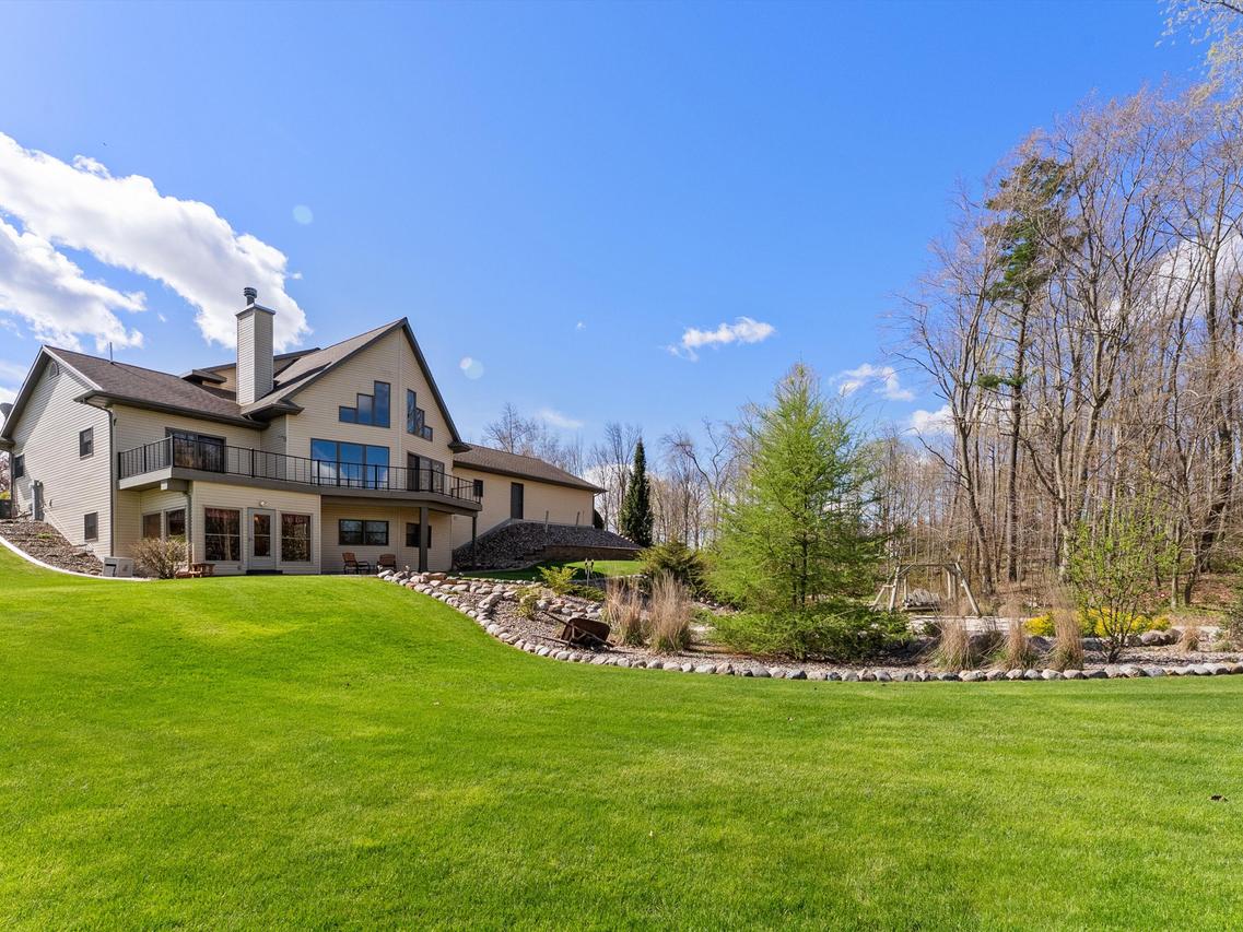 4818 Maplecrest Ridge, Franklin, WI 54247