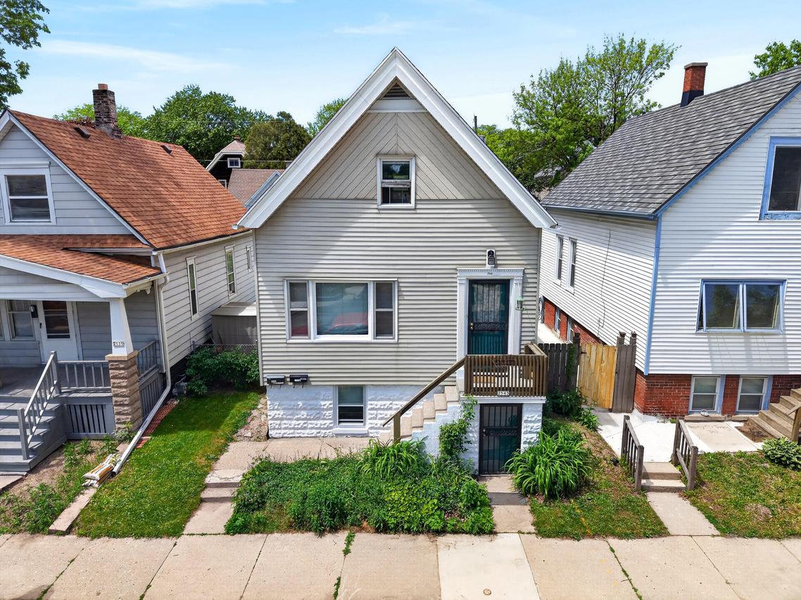 2543 N Dousman St #2543A, Milwaukee, WI 53212