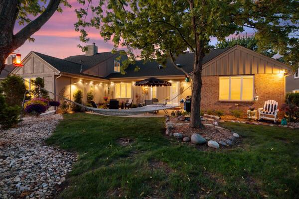 10041 N Holmes Ct, Mequon, WI 53092
