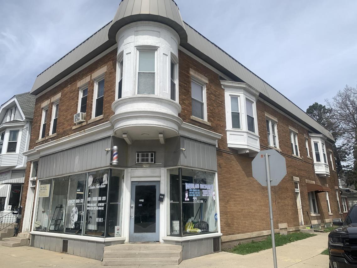 2900 W Arthur Ave #2902, Milwaukee, WI 53215
