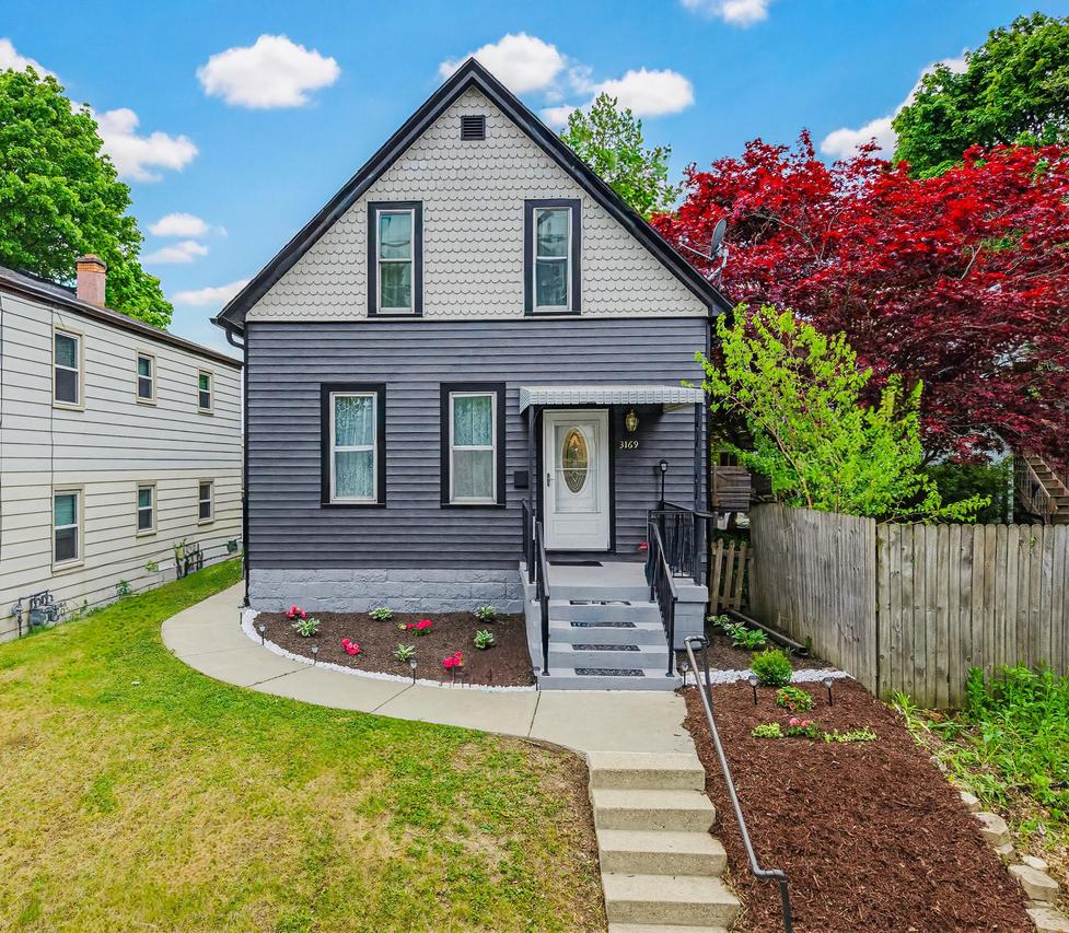 3169 S Griffin Ave, Milwaukee, WI 53207