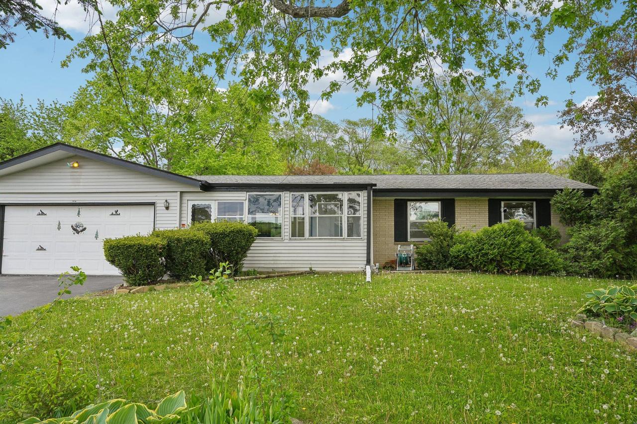 W220N9758 Amy Belle Rd, Germantown, WI 53017