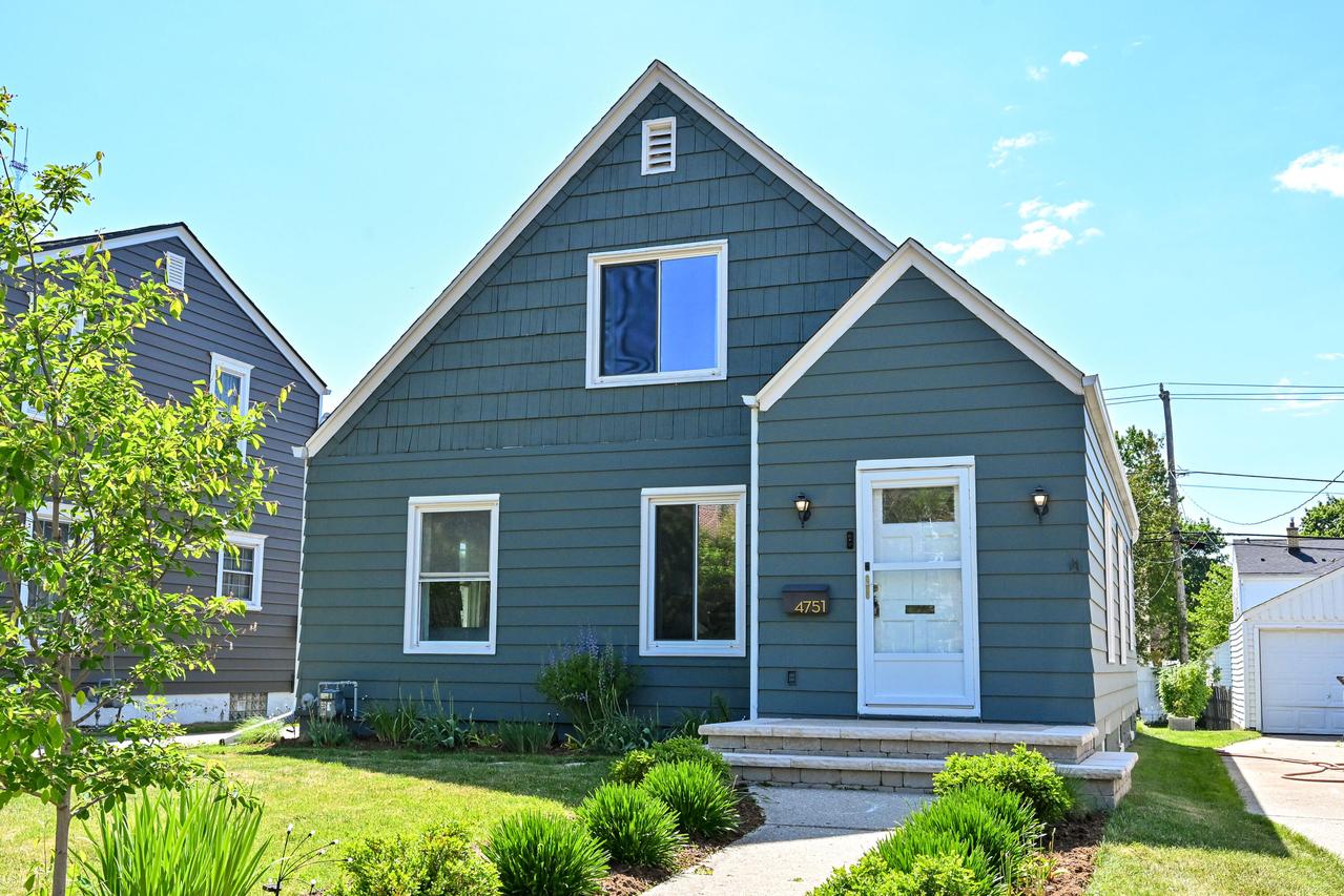 4751 N Marlborough Dr, Whitefish Bay, WI 53211
