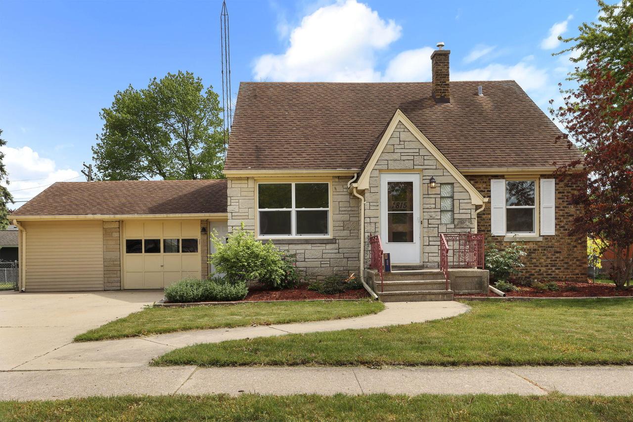 1815 29th St, Kenosha, WI 53140