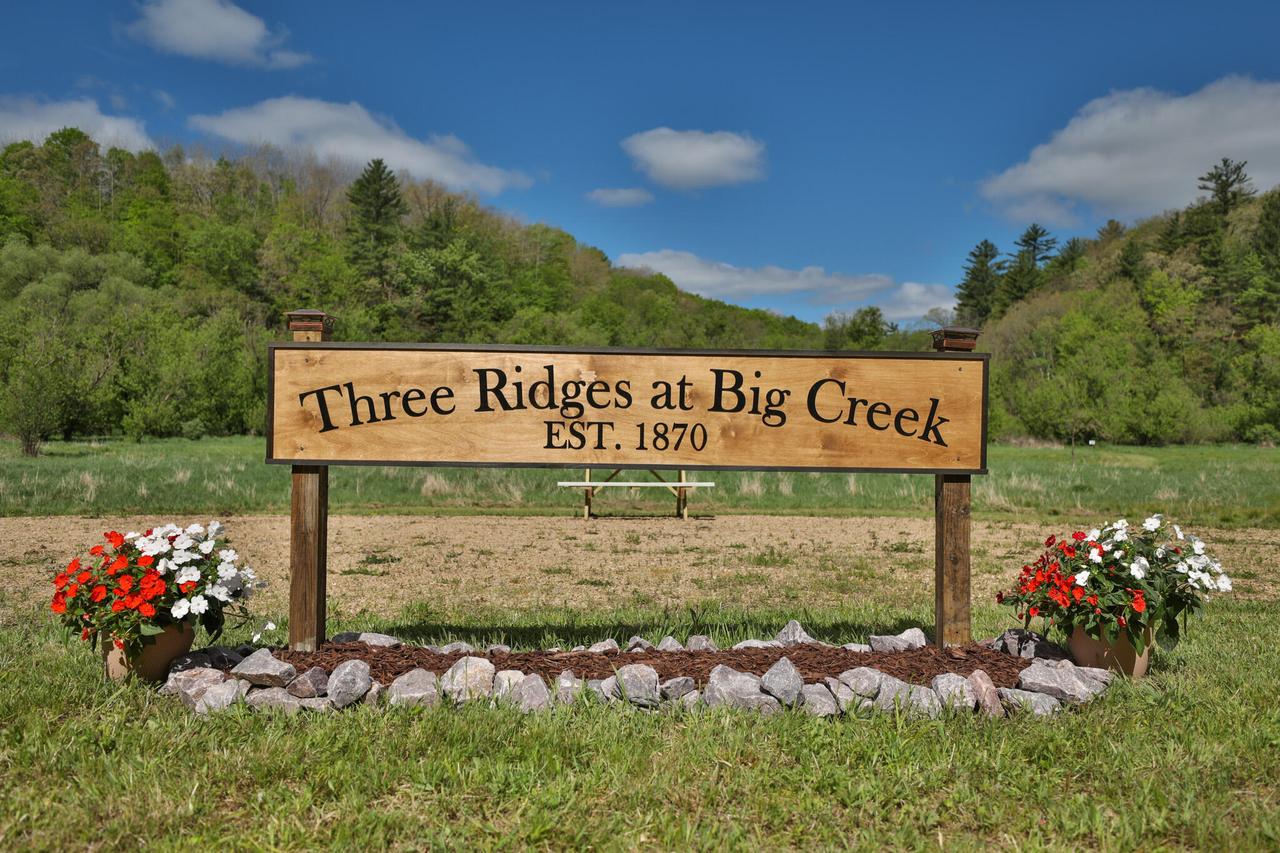 N971 Pekala Rd, Seven Mile Creek, WI 53948