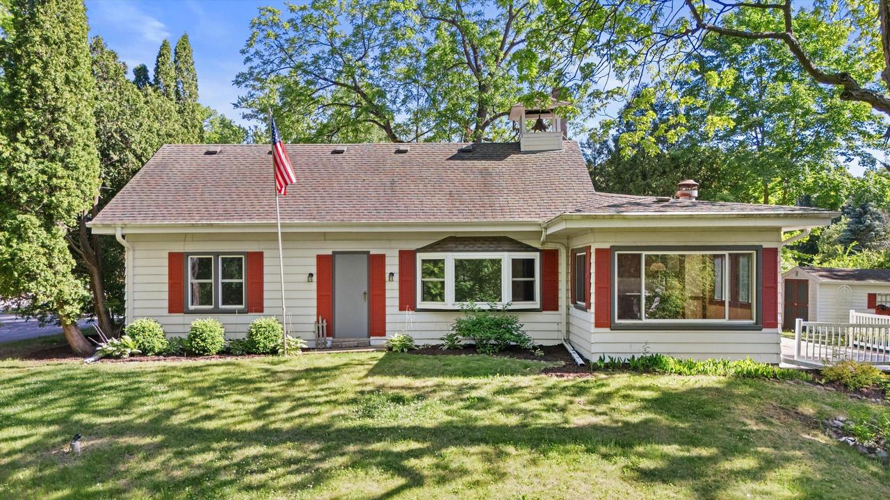 W235S5479 Big Bend, Waukesha, WI 53189