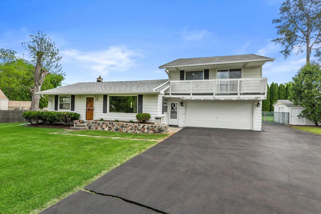 21190 Watertown Rd, Brookfield, WI 53186