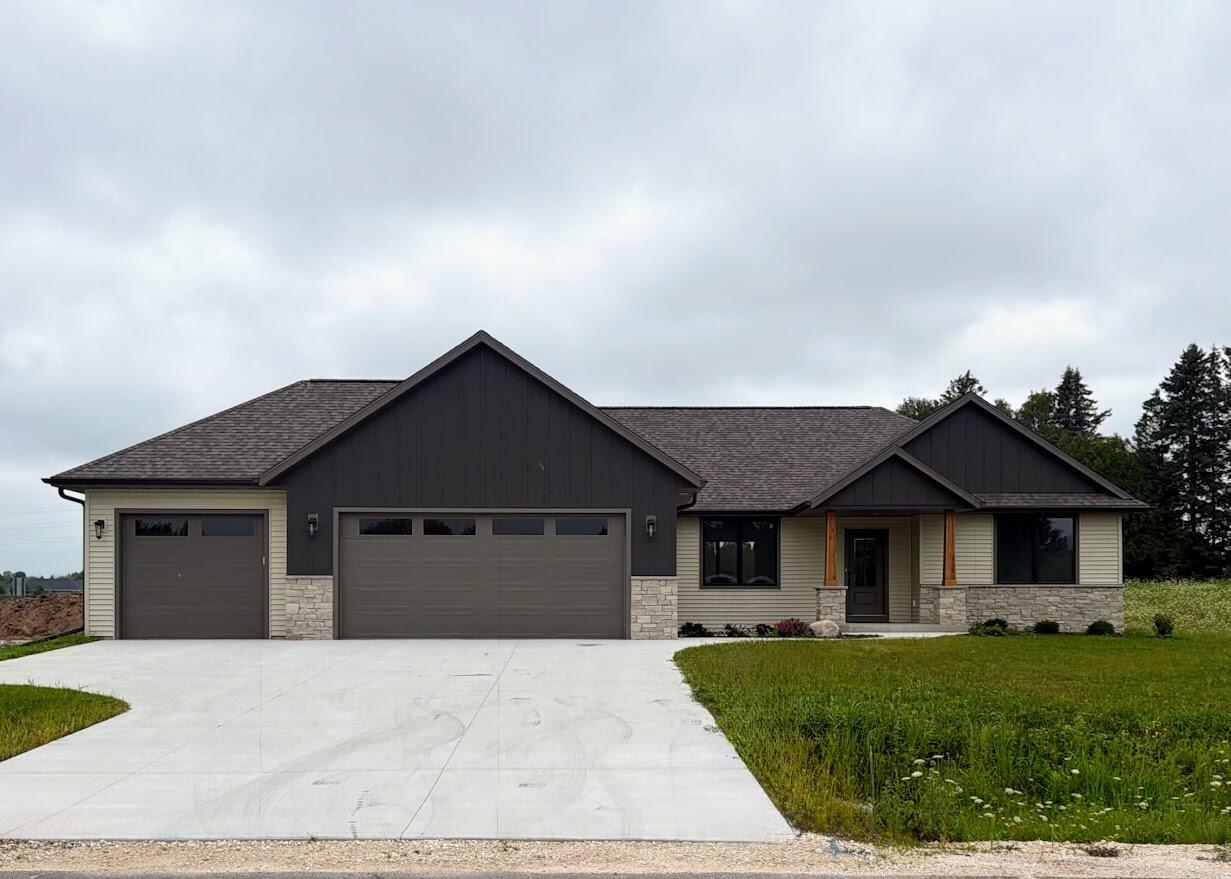 3518 Parkside Dr, Sheboygan, WI 53083
