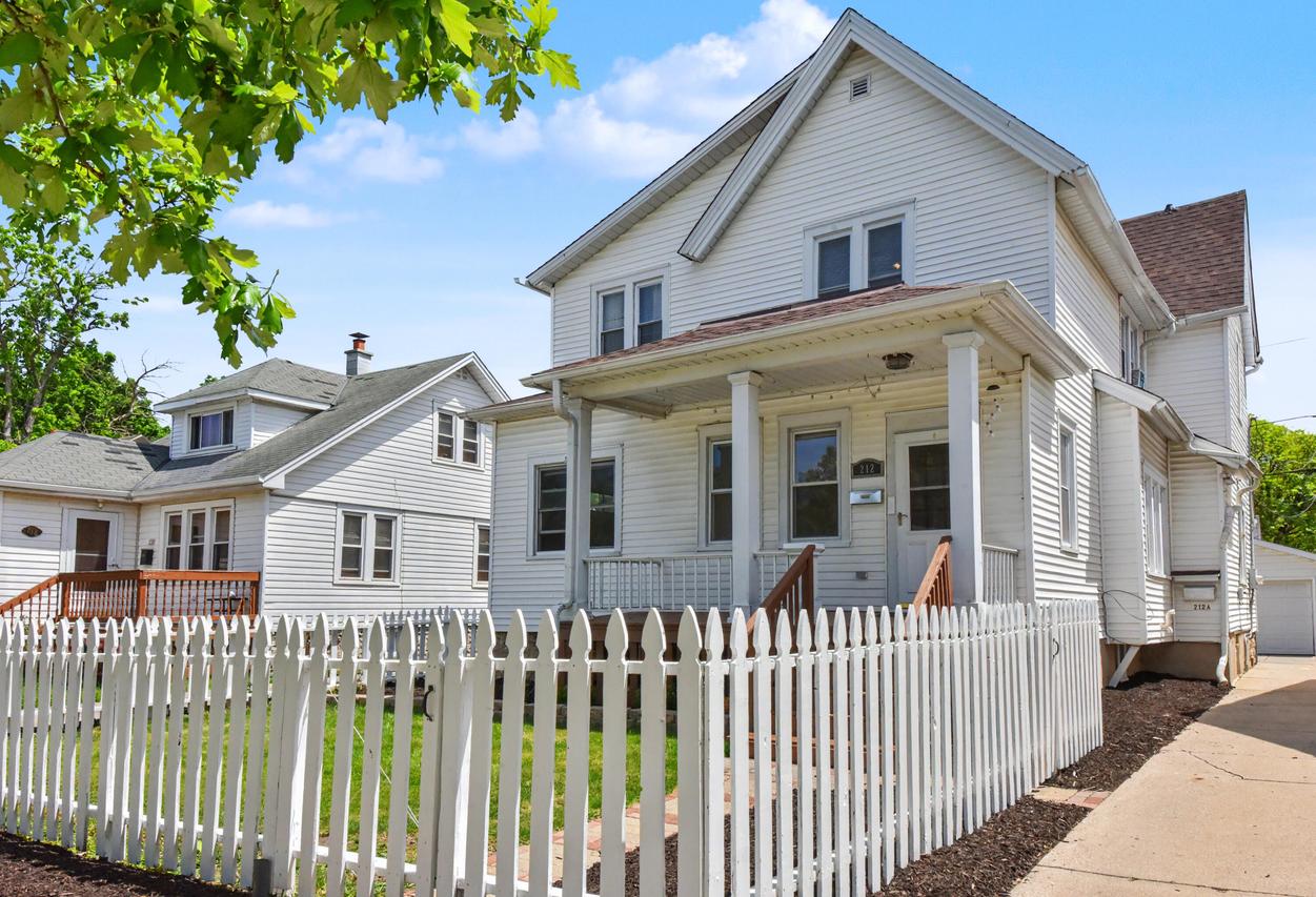 212 N 70th St #A, Milwaukee, WI 53213