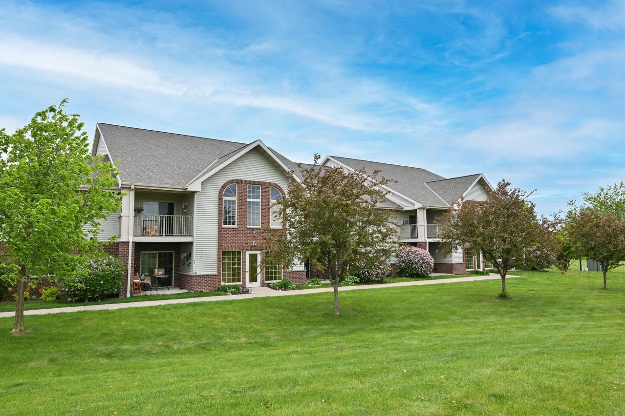 W1062 Marietta Ave #305, Ixonia, WI 53036