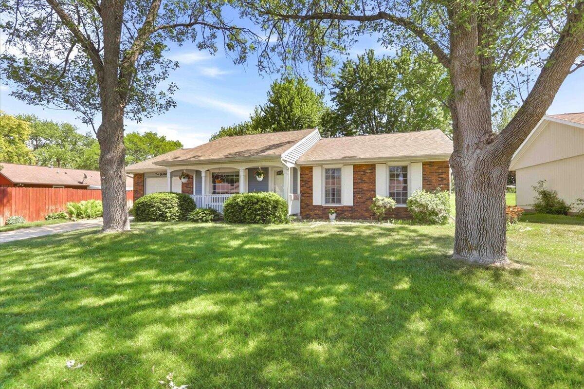 1614 Monroe St, Onalaska, WI 54650