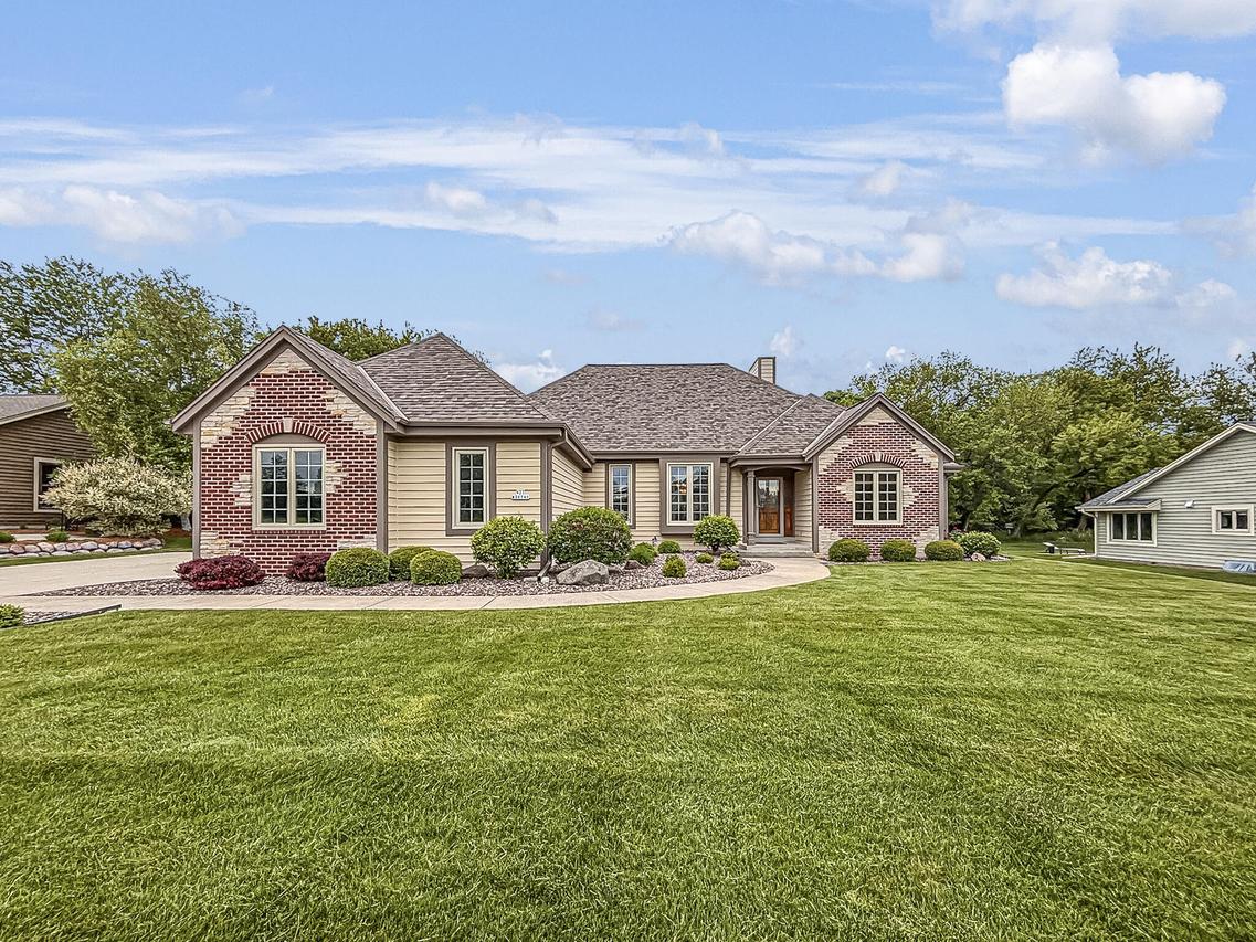 N22W26746 Shooting Star Rd, Pewaukee, WI 53072