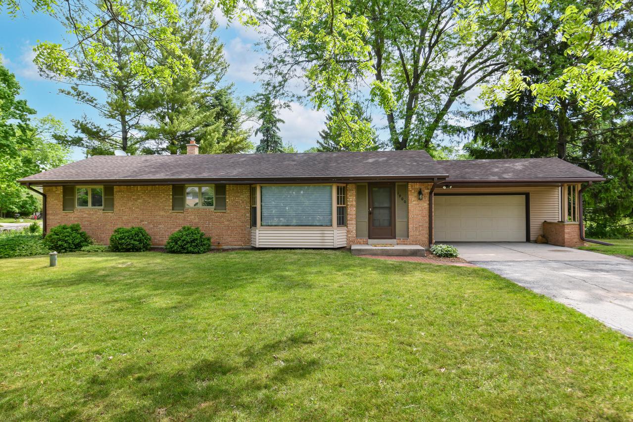 1900 N 166th St, Brookfield, WI 53005