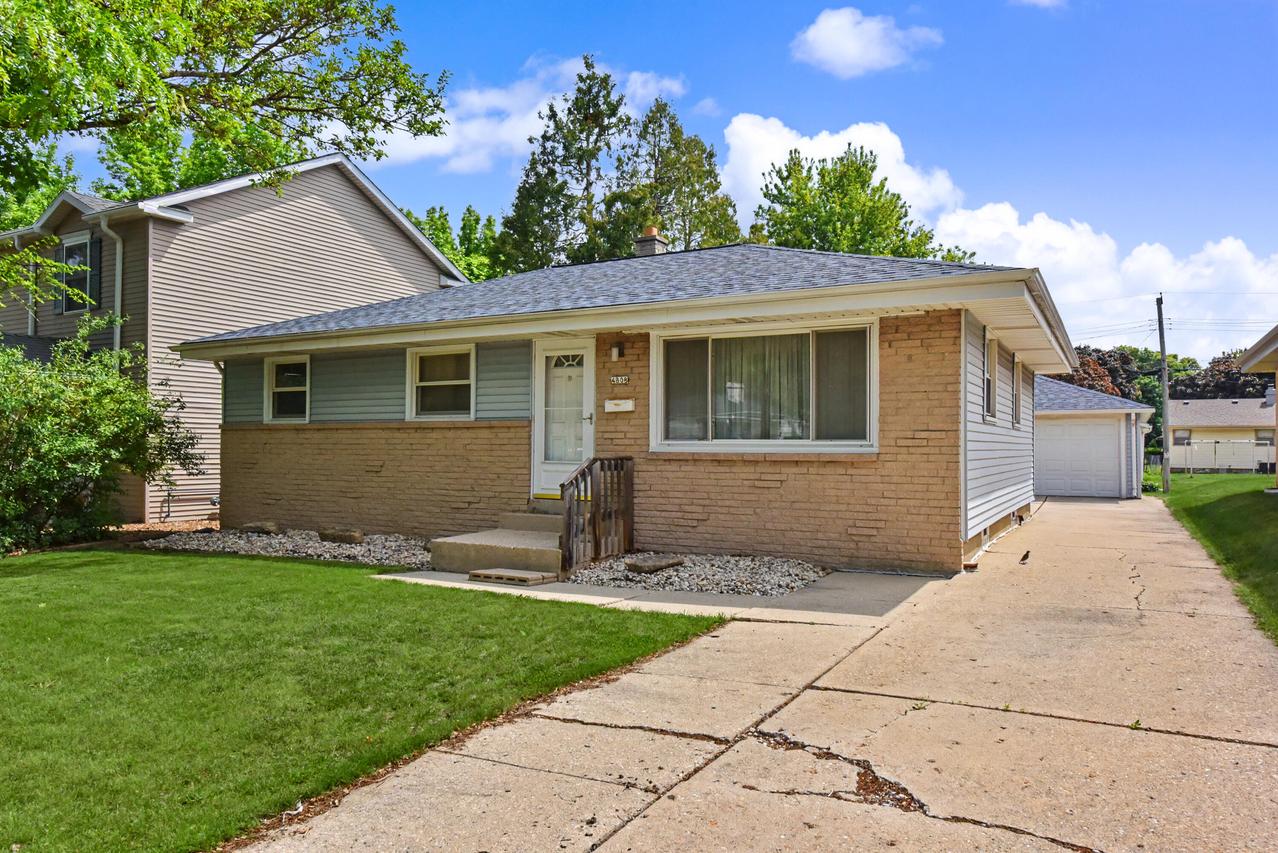 4808 S 24th St, Milwaukee, WI 53221