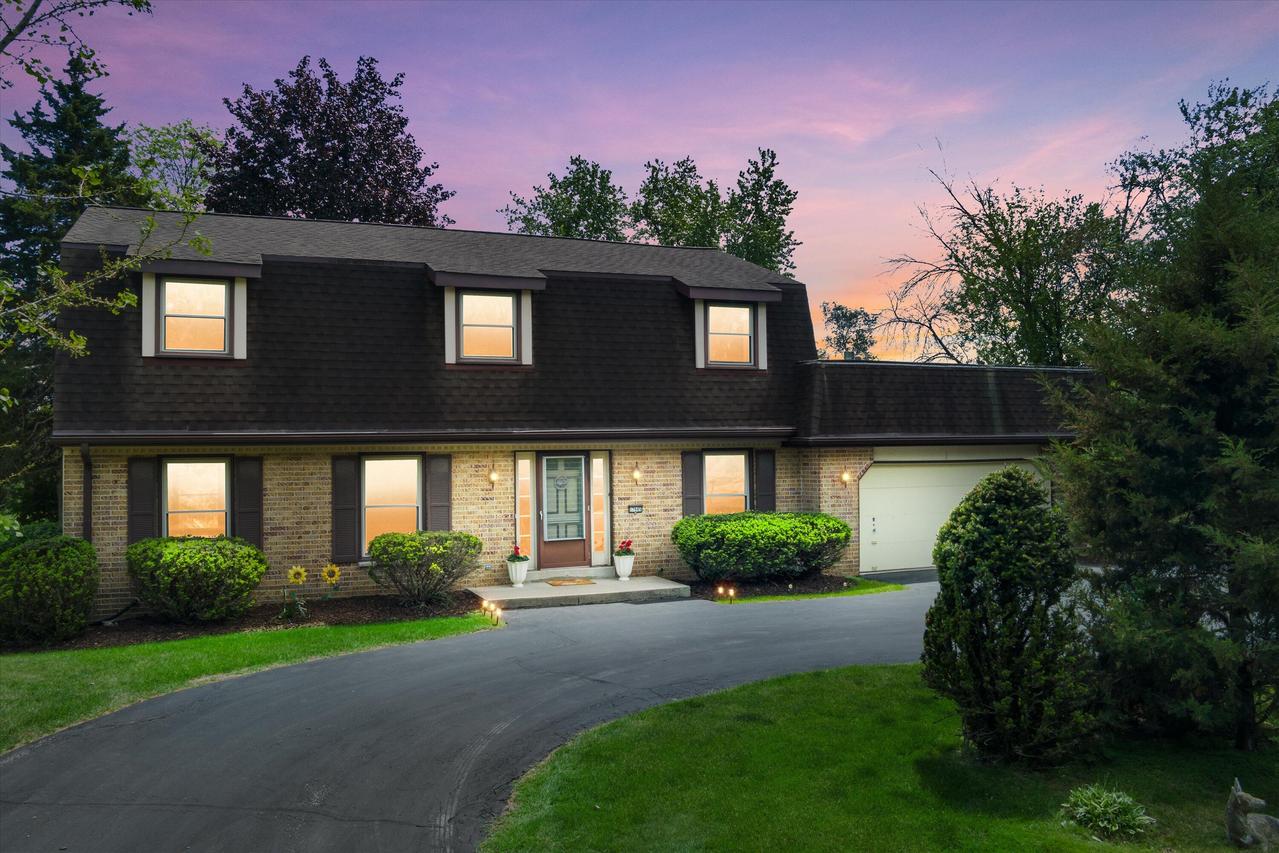 17645 Wexford Ct, Brookfield, WI 53045