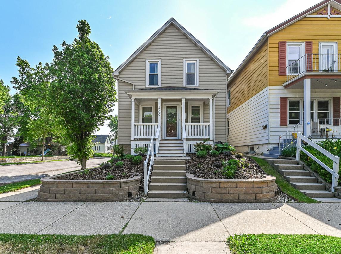 2500 S Lenox St, Milwaukee, WI 53207