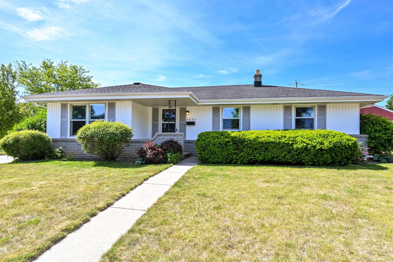 2637 E Henry Ave, Cudahy, WI 53110