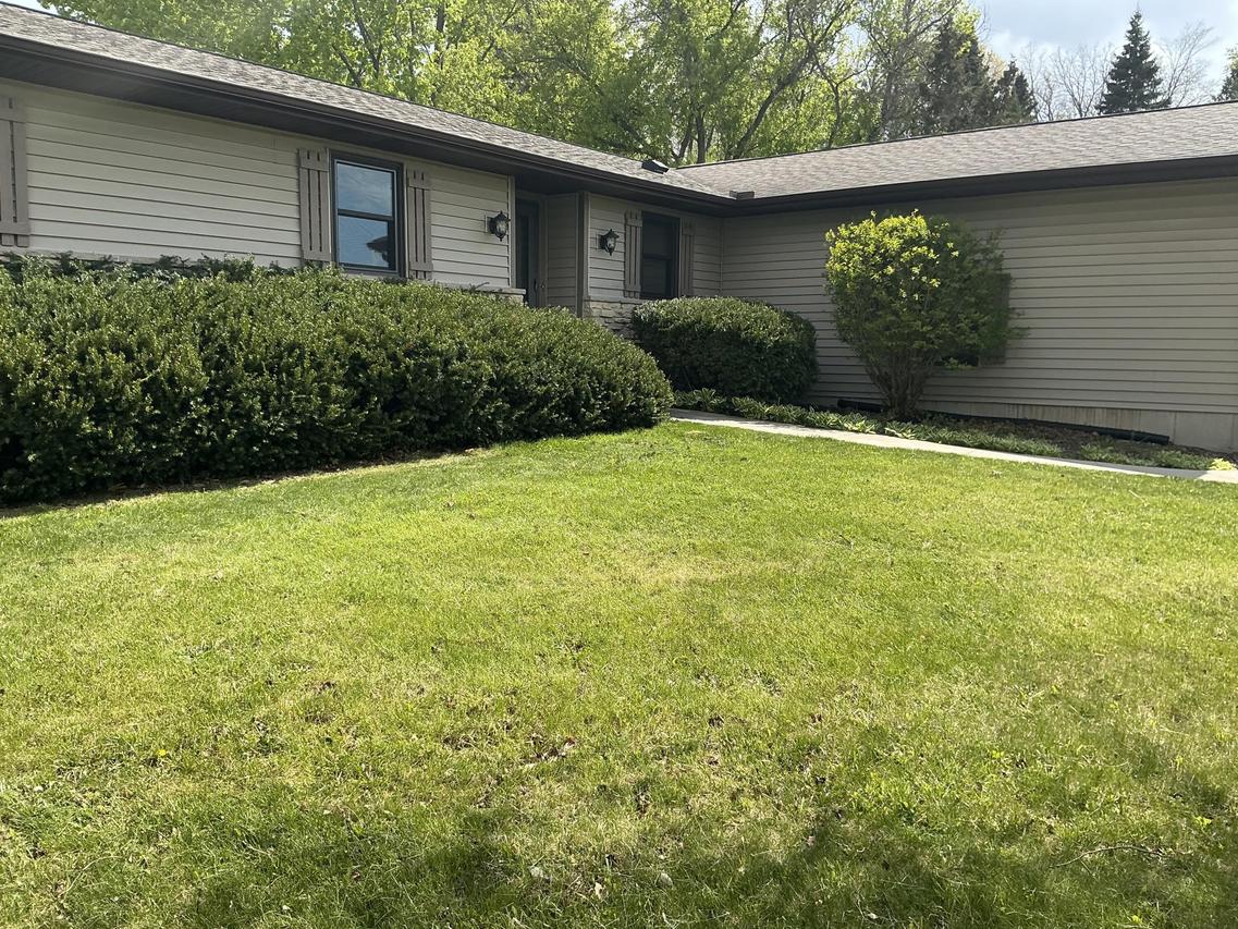 201 Pauquette Dr, Poynette, WI 53955