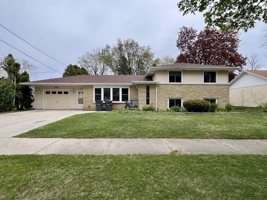 3205 N 10th St, Sheboygan, WI 53083