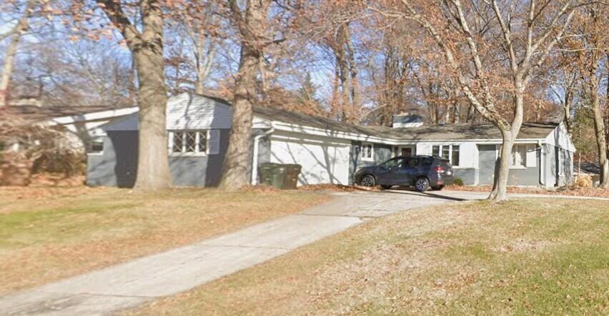 6808 N Crestwood Dr, Glendale, WI 53209