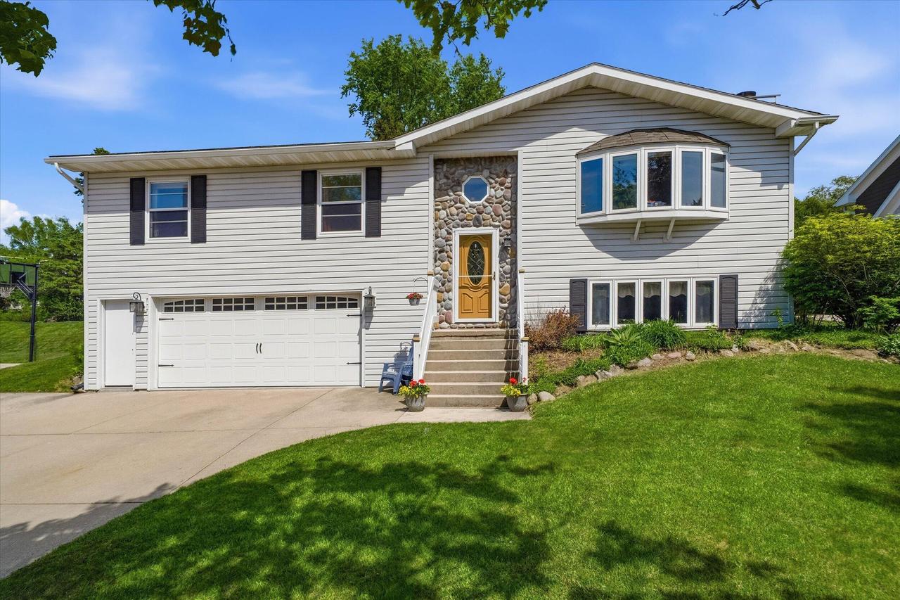 924 N Grant St, Port Washington, WI 53074