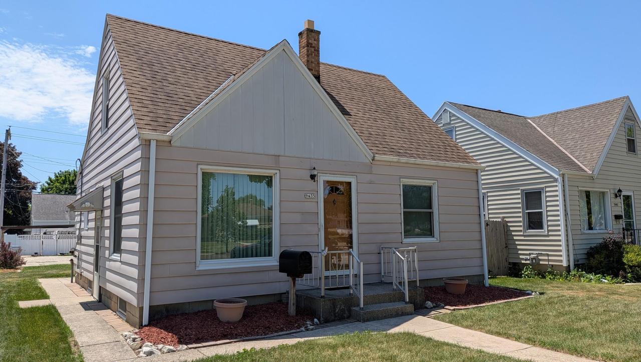 9435 W Lisbon Ave, Milwaukee, WI 53222