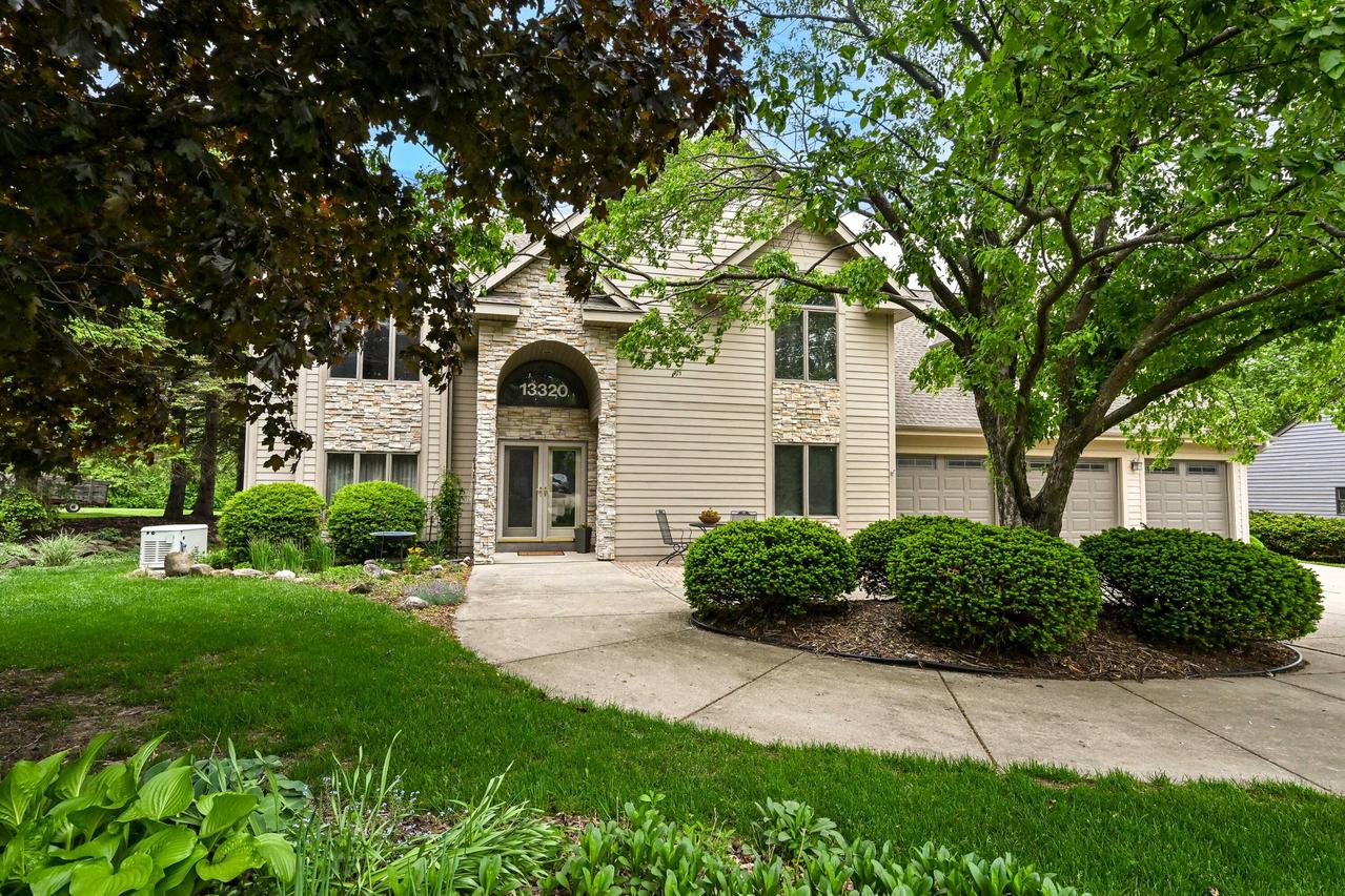 13320 W North Ln, New Berlin, WI 53151